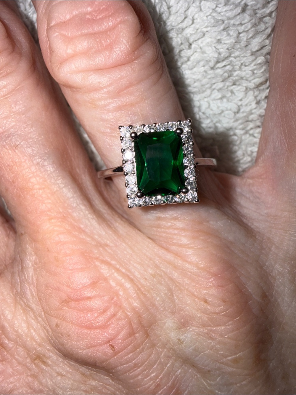 4CT Emerald Green Halo Moissanite Diamonds Cocktail Ring 925 Sterling Silver NEW